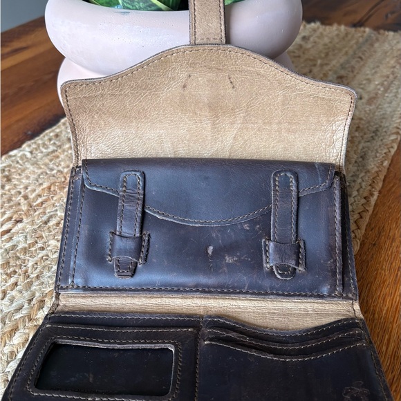 Saddleback Leather Long Trifold Wallet- Discontinued - Picture 3 of 9